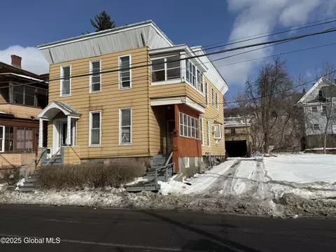 217 Division St, Amsterdam, NY 12010
