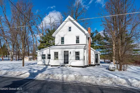 422 Devils Ln, Ballston Spa, NY 12020