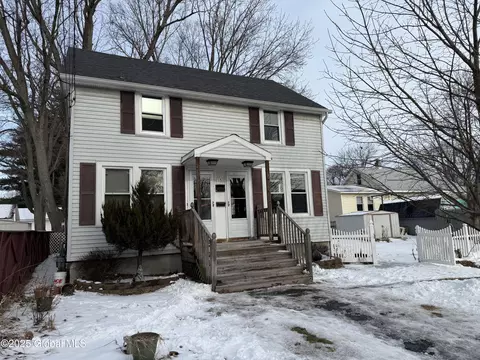 35 Cherry St, Colonie, NY 12205