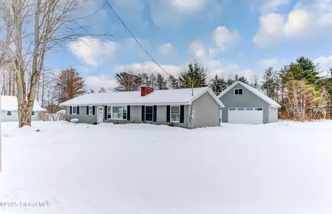 132 Priddle Point Rd, Gloversville, NY 12078