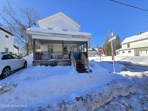 19 Orchard St, Gloversville, NY 12078