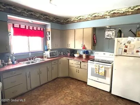 351 6th Ave, Troy, NY 12182 photo 7