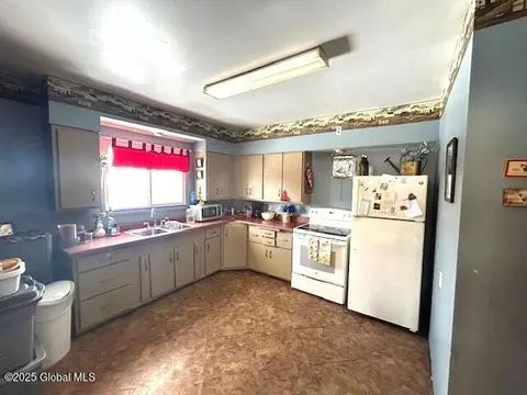 351 6th Ave, Troy, NY 12182 photo 6
