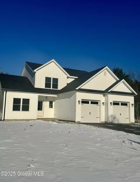 37 Black Bear Path, Corinth, NY 12822
