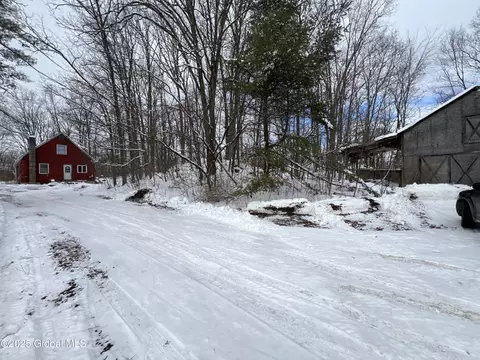 195 Thomas Rd, Whitehall, NY 12887