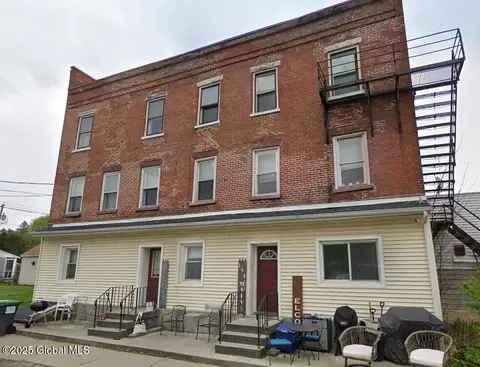 194 N Main St, Schaghticoke, NY 12154