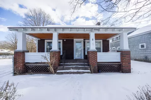 5 Robertson St, Glens Falls, NY 12801