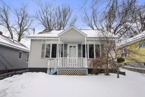 50 Cuthbert St, Scotia, NY 12302