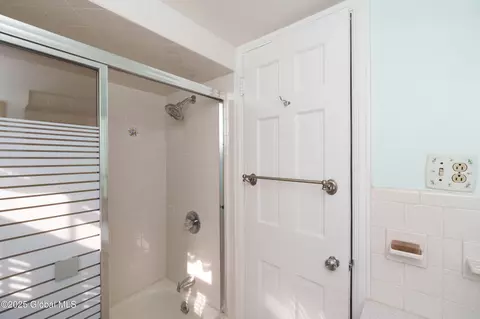 Bath - 707 Riverside Ave, Glenville, NY 12302 photo 5 of 6