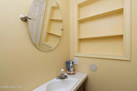 Bath - 707 Riverside Ave, Glenville, NY 12302 photo 2 of 6