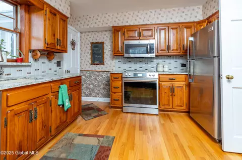Kitchen - 707 Riverside Ave, Glenville, NY 12302 photo 3 of 5