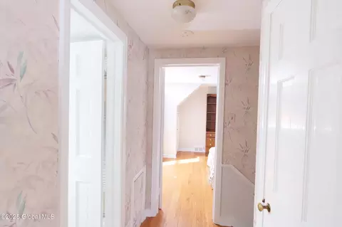 Entry Way - 707 Riverside Ave, Glenville, NY 12302 photo 4 of 5