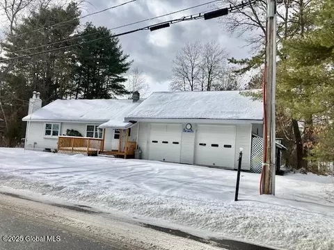 14 Farr Ln, Queensbury, NY 12804