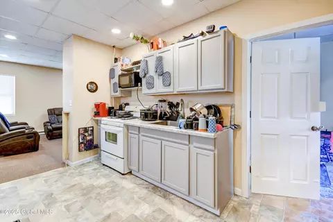 760 Bailey St, Schenectady, NY 12303 photo 9