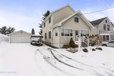 33 Taft Ave, Latham, NY 12110