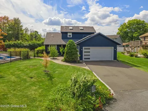 6 Cedarcrest Dr, Rensselaer, NY 12144