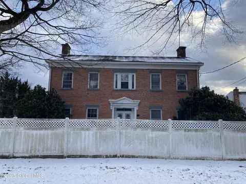924 New Scotland Rd, Albany, NY 12208