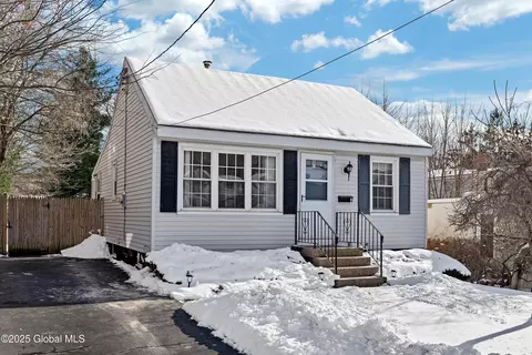 2 Warmington St, Albany, NY 12205