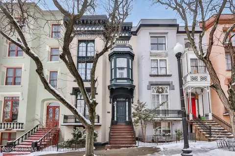 6 Madison Pl, Albany, NY 12202