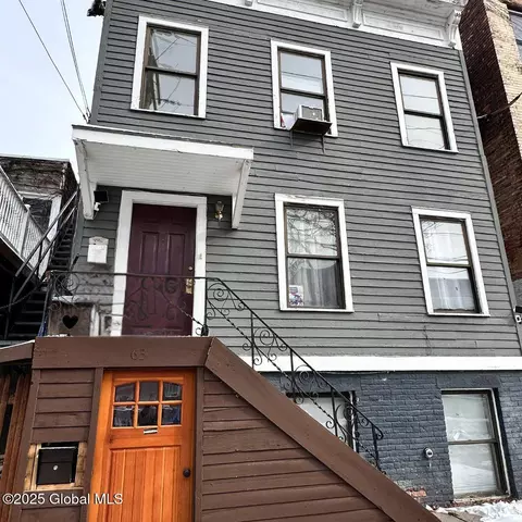63 Irving St, Albany, NY 12202