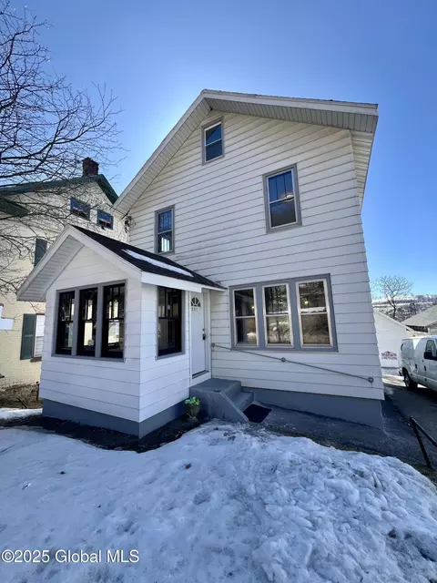 331 Chapman Dr, Amsterdam, NY 12010