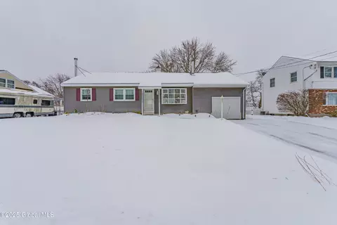 14 Brickley Dr, Albany, NY 12205
