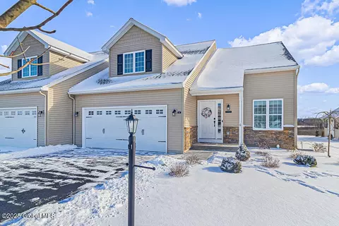6 Chip Shot Way, Mechanicville, NY 12118