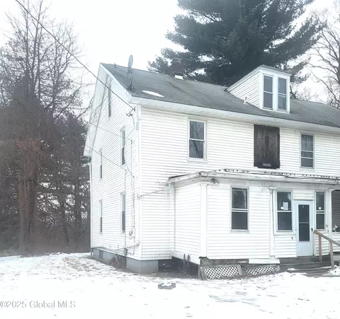 14 Lynch Ave, Castleton On Hudson, NY 12033