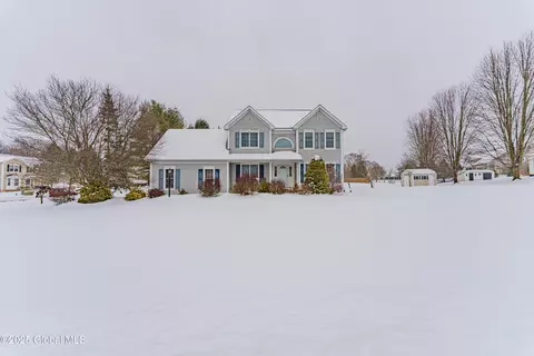 205 Longhouse Ln, Slingerlands, NY 12159