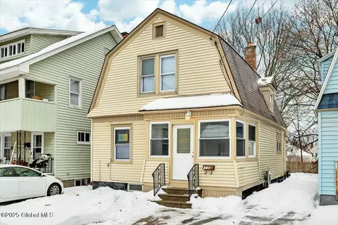 Exterior - 832 Bradt St, Schenectady, NY 12306 photo 3 of 6
