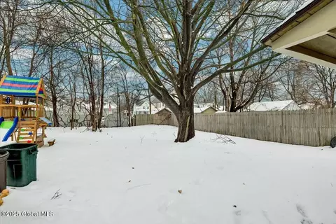 Exterior - 832 Bradt St, Schenectady, NY 12306 photo 4 of 6