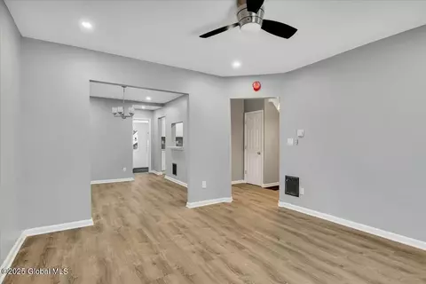 Entry Way - 832 Bradt St, Schenectady, NY 12306 photo 3 of 9