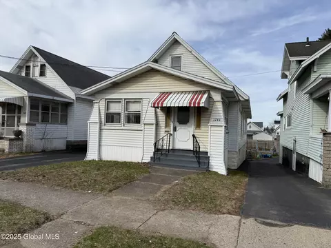 1744 Avenue H, Schenectady, NY 12304