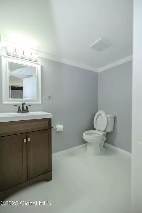 Bath - 358 Olean St, Schenectady, NY 12306 photo 4 of 7