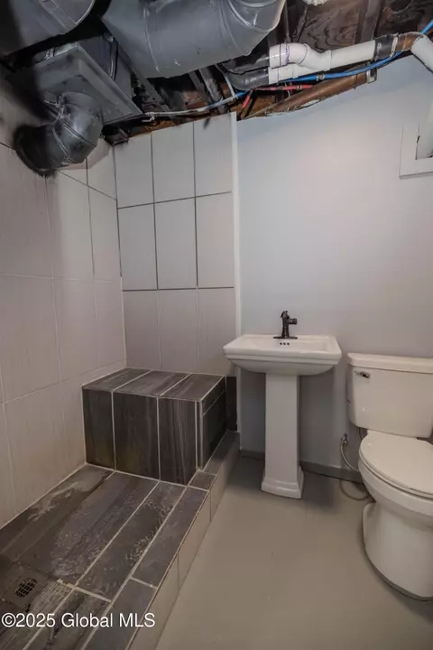Bath - 358 Olean St, Schenectady, NY 12306 photo 5 of 7