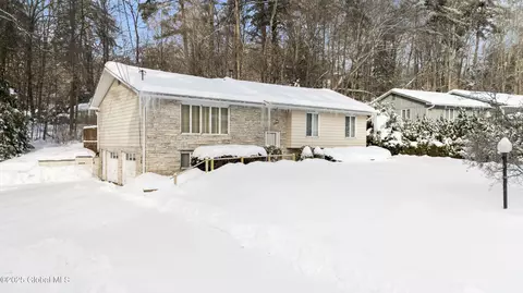 15 Deer Run Rd, Lake George, NY 12845