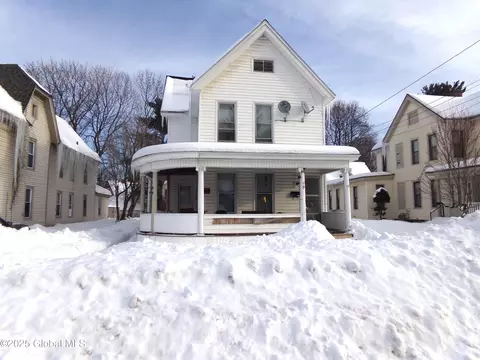 9 Seventh Ave, Gloversville, NY 12078