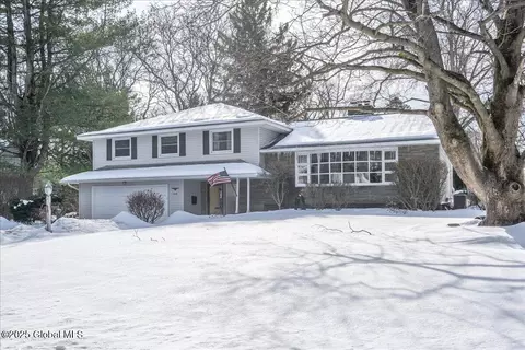 2504 Mcgovern Dr, Niskayuna, NY 12309