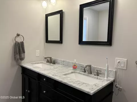 3665 E Lydius St, Schenectady, NY 12303 photo 17