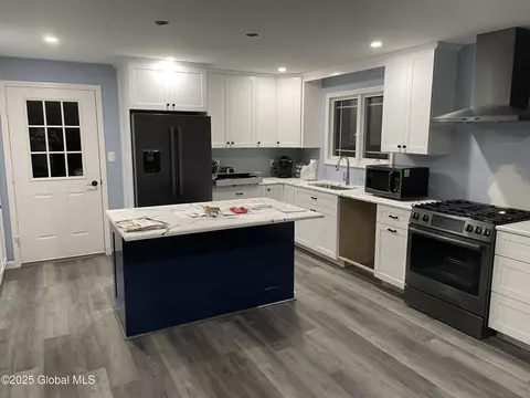 3665 E Lydius St, Schenectady, NY 12303 photo 8