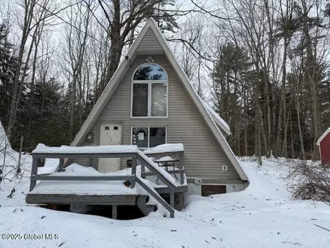 5698 Lake Rd, Galway, NY 12074