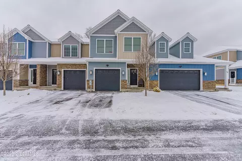 48 Stacey Way, Troy, NY 12180