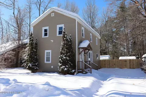 108 Wendell Ave, Broadalbin, NY 12025