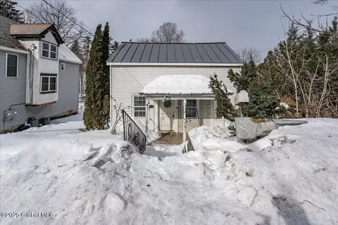 112 W High St, Ballston Spa, NY 12020