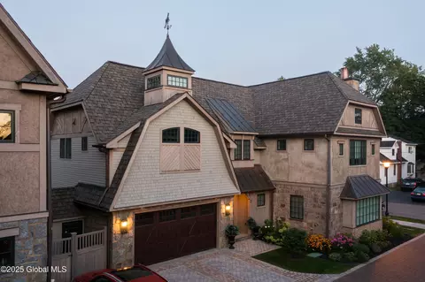 2 Downton Walk Ln, Saratoga Springs, NY 12866