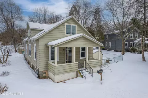1336 Van Antwerp Rd, Schenectady, NY 12309