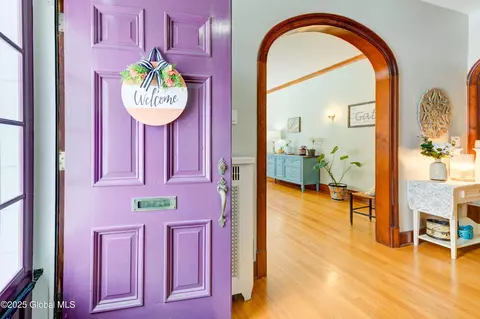 Entry Way - 1425 Keyes Ave, Schenectady, NY 12309 photo 1 of 9