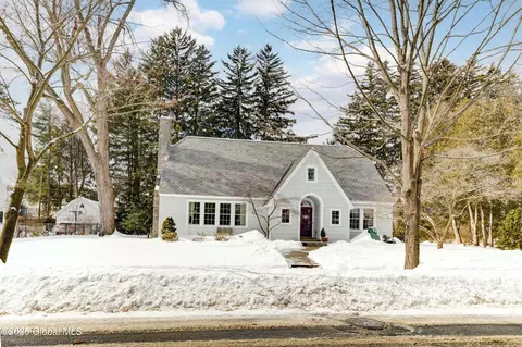 Exterior - 1425 Keyes Ave, Schenectady, NY 12309 photo 9 of 11