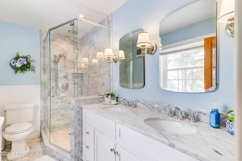 Bath - 1425 Keyes Ave, Schenectady, NY 12309 photo 7 of 11