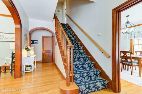 Entry Way - 1425 Keyes Ave, Schenectady, NY 12309 photo 8 of 9